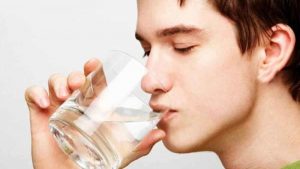 8 تهدید نوشیدن آب کم برای سلامت انسان